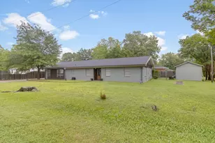 217 W Grady St, Blooming Grove, TX 76626 - Photo 28