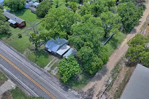 411 W Pine St, Nocona, TX 76255 - Photo 22