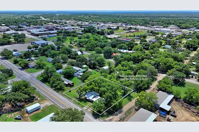 411 W Pine Street, Nocona, TX 76255 - Photo 8