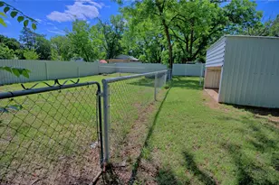 411 W Pine St, Nocona, TX 76255 - Photo 10