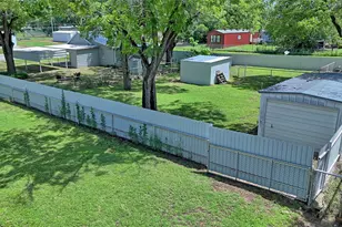 411 W Pine St, Nocona, TX 76255 - Photo 26