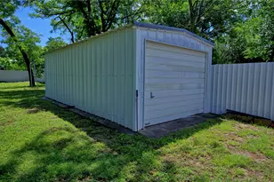 411 W Pine St, Nocona, TX 76255 - Photo 20