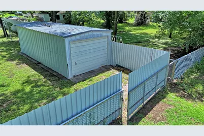 411 W Pine Street, Nocona, TX 76255 - Photo 34