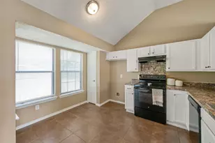 4756 Hollow Tree Dr, Arlington, TX 76018 - Photo 16