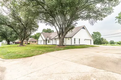 229 W Oaks Circle, Sulphur Springs, TX 75482 - Photo 2