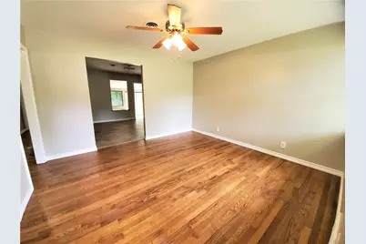 2115 Glenwood Lane, Denton, TX 76209 - Photo 2