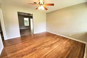 2115 Glenwood Ln, Denton, TX 76209 - Photo 2