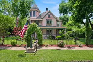 1303 W Main St, Waxahachie, TX 75165 - Photo 1