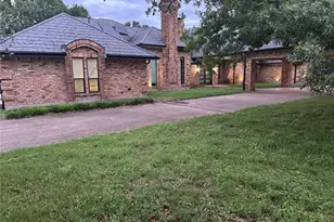 1016 Frost Hollow Dr, DeSoto, TX 75115 - Photo 1