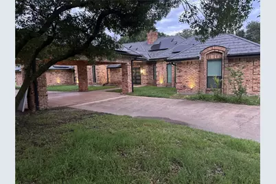 1016 Frost Hollow Drive, DeSoto, TX 75115 - Photo 2