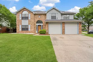 303 Hopewell St, Grand Prairie, TX 75052 - Photo 1