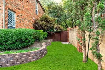 4160 Towne Green Circle, Addison, TX 75001 - Photo 20