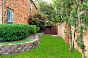 4160 Towne Green Cir, Addison, TX 75001 - Photo 20