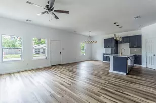 1014 Trinity St, Cleburne, TX 76031 - Photo 6