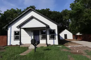 1014 Trinity St, Cleburne, TX 76031 - Photo 4