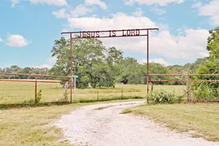 215 Private Rd 2394, Alvord, TX 76225 - Photo 2