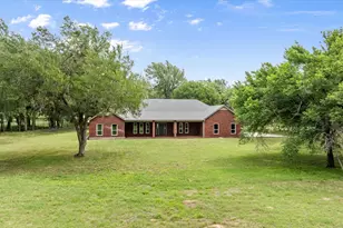 107 Pleasant Valley Ln, Weatherford, TX 76087 - Photo 6