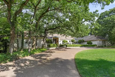 2409 Southbrook Court, Arlington, TX 76006 - Photo 2