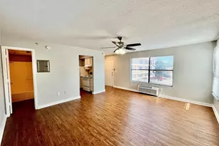 701 W Sycamore St, Denton, TX 76201 - Photo 1