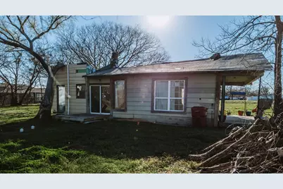 808 E Third St, Bonham, TX 75418 - Photo 6