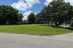 820 E 6th St, Bonham, TX 75418 - Photo 1