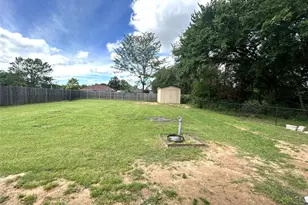 1974 County Rd 33900, Powderly, TX 75473 - Photo 24