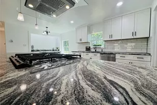 2719 S 27th, Waco, TX 76706 - Photo 6