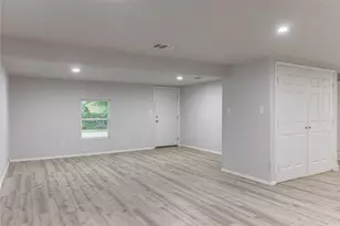 209 Pecan St, Whitesboro, TX 76273 - Photo 6