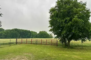 1801 S 4th St, Grandview, TX 76050 - Photo 1