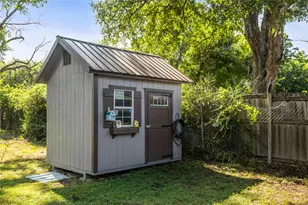 741 N Robinson St, Cleburne, TX 76031 - Photo 22
