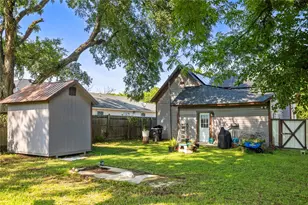 741 N Robinson St, Cleburne, TX 76031 - Photo 20
