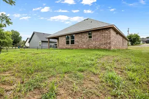 2615 San Gabriel Dr, Granbury, TX 76048 - Photo 32