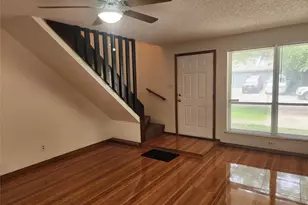 2612 Santa Barbara Dr, Grand Prairie, TX 75052 - Photo 2