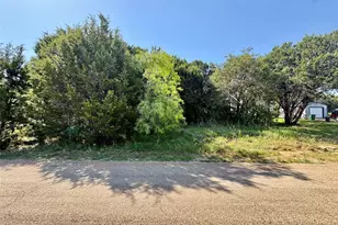 1033 Indian Dr, Granbury, TX 76048 - Photo 1