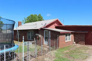 260 S Munday Ave, Munday, TX 76371 - Photo 4