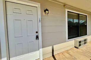 701 W Sycamore St, Denton, TX 76201 - Photo 2