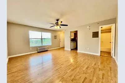 701 W Sycamore Street #203, Denton, TX 76201 - Photo 4