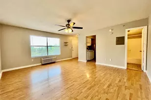 701 W Sycamore St, Denton, TX 76201 - Photo 4