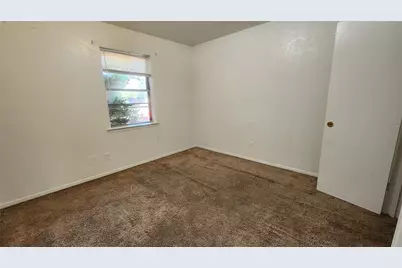 520 Sweetbriar Drive, Lewisville, TX 75067 - Photo 10