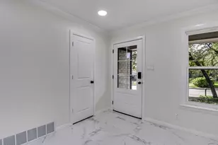 258 Somerset Terrace, Bedford, TX 76022 - Photo 2