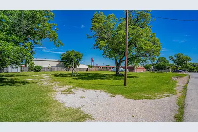 124 Anderson Street, Burleson, TX 76028 - Photo 16