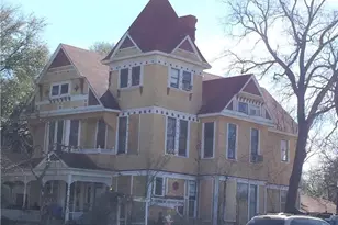 211 N Pleasant St, Hillsboro, TX 76645 - Photo 10