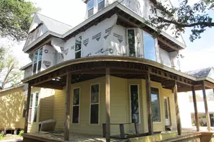 211 N Pleasant St, Hillsboro, TX 76645 - Photo 4