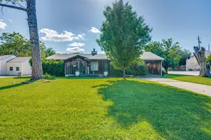 1033 Lydick Ln, River Oaks, TX 76114 - Photo 1