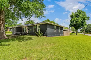 1701 W College St, Sherman, TX 75092 - Photo 2