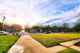 2202 Bolivar St, Denton, TX 76201 - Photo 4