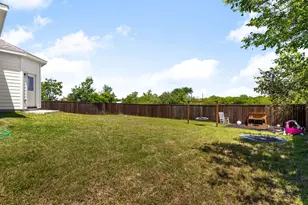 407 Peabody St, Hillsboro, TX 76645 - Photo 24