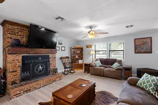 818 Country Club Rd, Bowie, TX 76230 - Photo 4