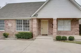 3233 S Univ Dr, Fort Worth, TX 76109 - Photo 4