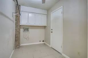 501 Panama Ct, Granbury, TX 76048 - Photo 12